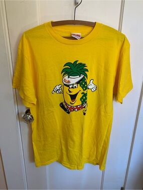 VTG DOLE Hawaii M T-Shirt Yellow Hug A Pineapple Graphic Tee 100% Cotton Fruity